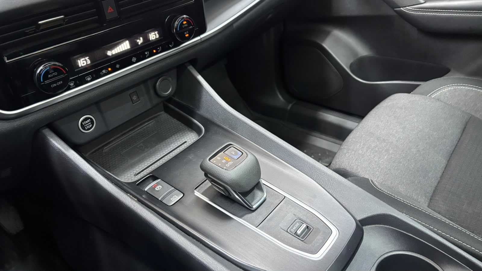 NISSAN QASHQAI 24
